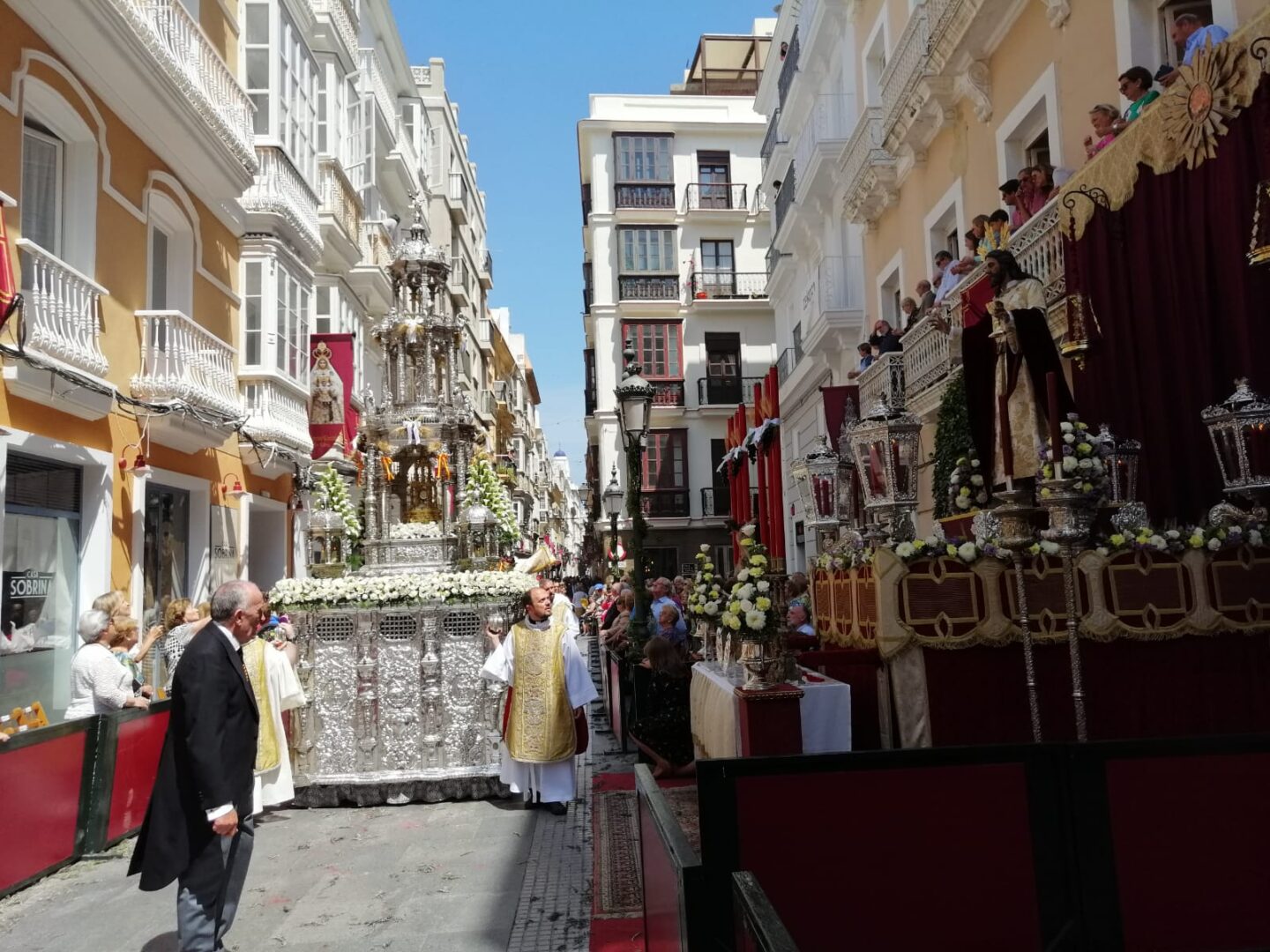 Información para los hermanos con los horarios de la próxima Solemnidad del Corpus Christi